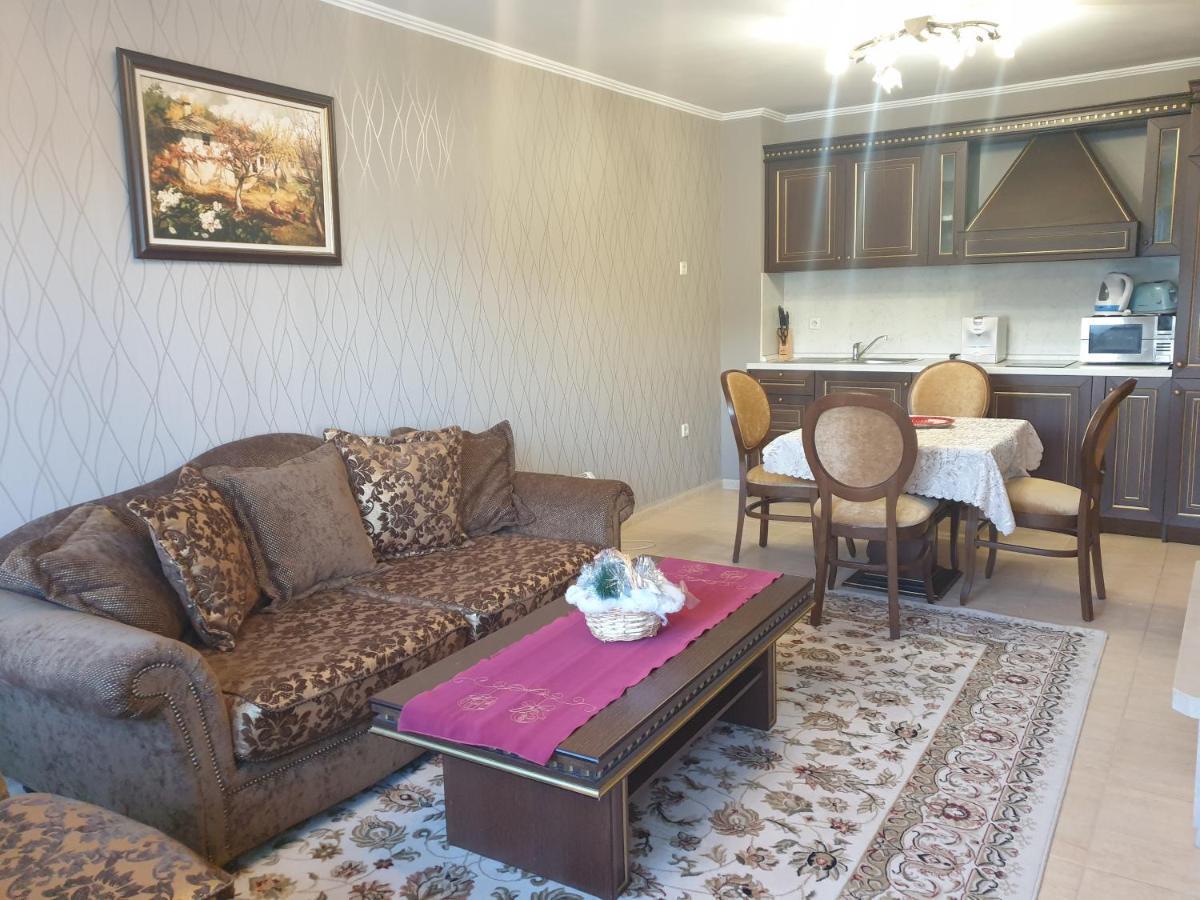 Grand Monastery Hotel Apartments بامبوروفو المظهر الخارجي الصورة