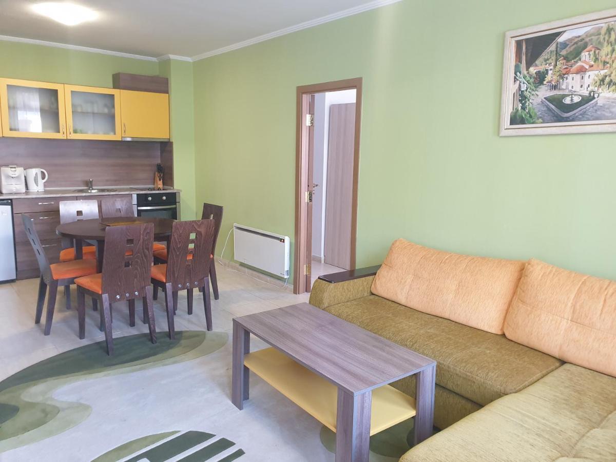 Grand Monastery Hotel Apartments بامبوروفو المظهر الخارجي الصورة