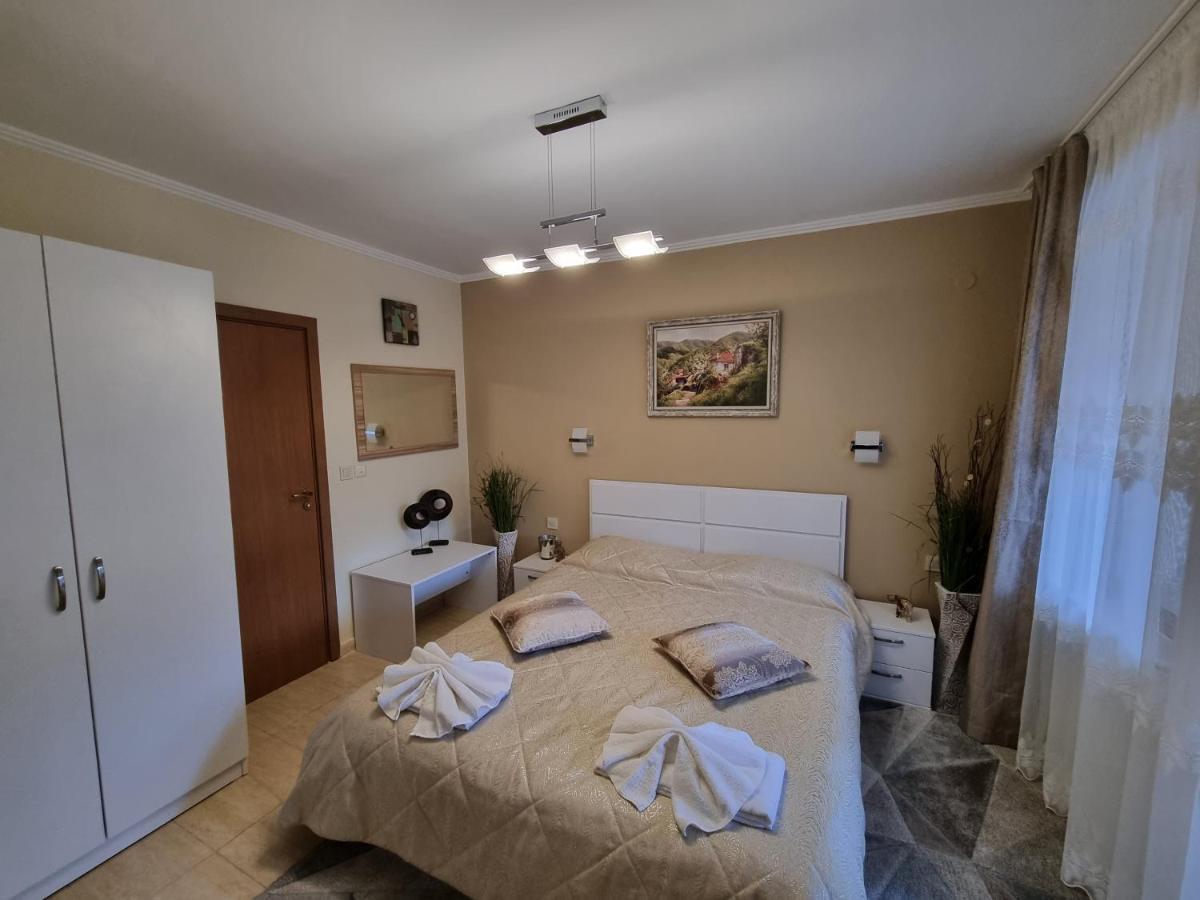 Grand Monastery Hotel Apartments بامبوروفو المظهر الخارجي الصورة