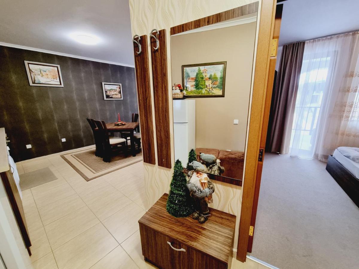 Grand Monastery Hotel Apartments بامبوروفو المظهر الخارجي الصورة